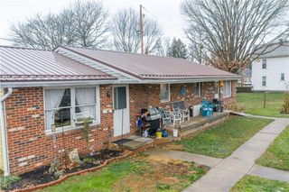 432 - 438 Bank Lane SE, New Philadelphia, OH 44663