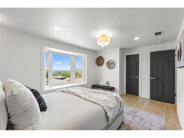 6958 Brentwood Ct, Arvada, CO 80004