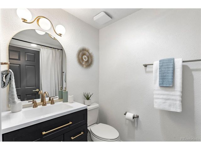 6958 Brentwood Ct, Arvada, CO 80004