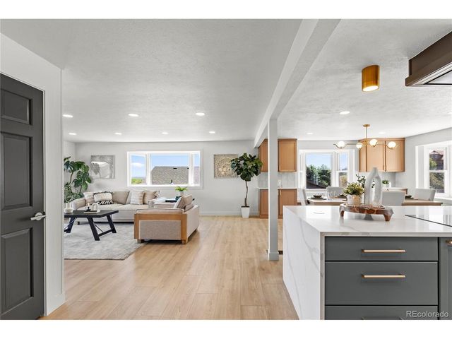6958 Brentwood Ct, Arvada, CO 80004