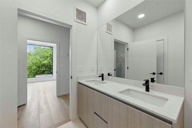 2209 S 1st ST 224, Austin, TX 78704