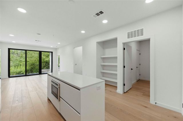 2209 S 1st ST 224, Austin, TX 78704