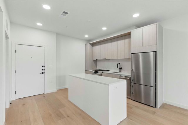 2209 S 1st ST 224, Austin, TX 78704