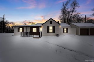 24440 Sylvan Avenue, Flat Rock, MI 48134