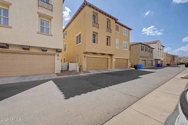 3671 E LESLIE Drive, Gilbert, AZ 85296