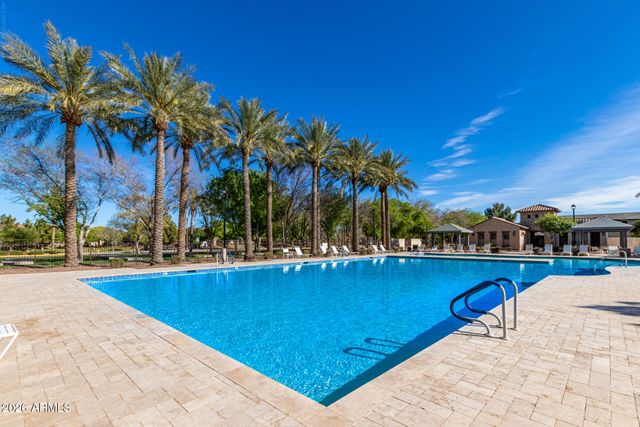 3671 E LESLIE Drive, Gilbert, AZ 85296