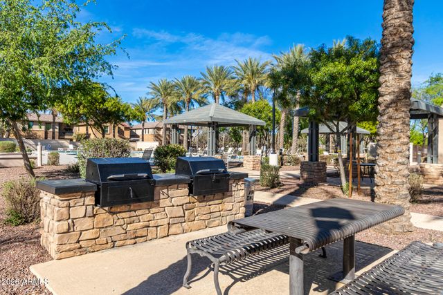 3671 E LESLIE Drive, Gilbert, AZ 85296