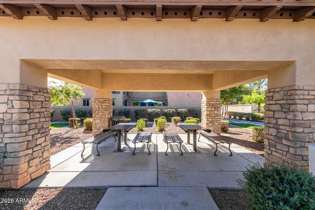 3671 E LESLIE Drive, Gilbert, AZ 85296