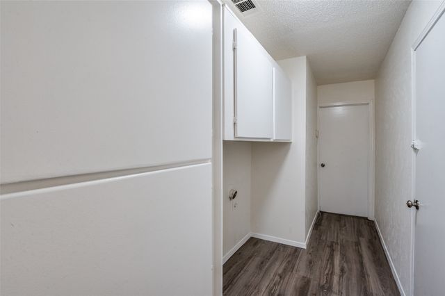 1902 Pat Ln, Carrollton, TX 75006