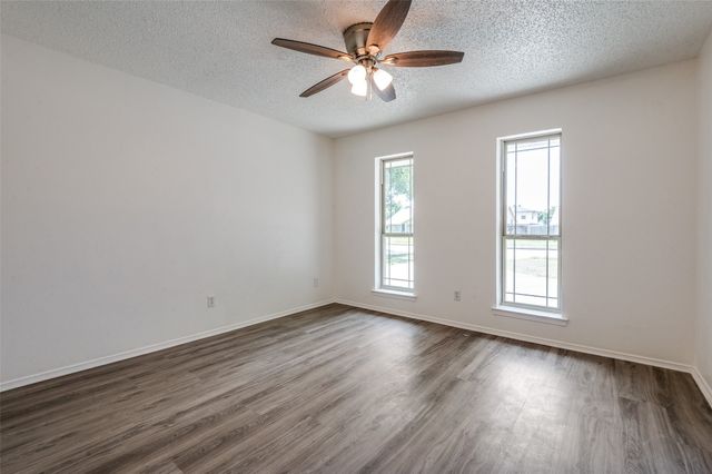 1902 Pat Ln, Carrollton, TX 75006