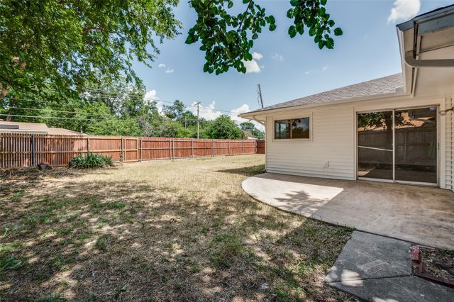 1902 Pat Ln, Carrollton, TX 75006