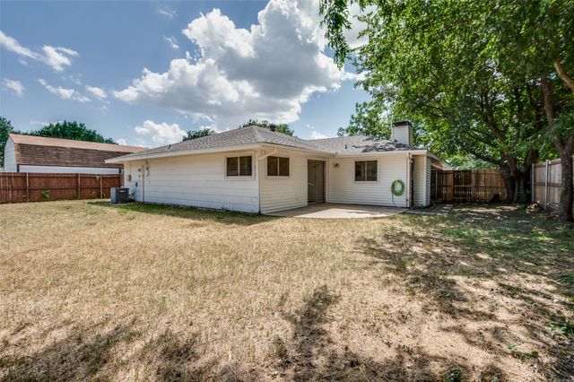 1902 Pat Ln, Carrollton, TX 75006