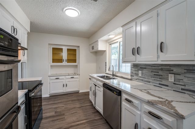 1902 Pat Ln, Carrollton, TX 75006