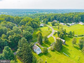 67 POOR FARM RD, Hopewell, NJ 08525