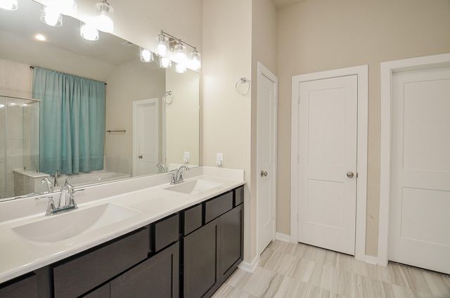 6807 Vista Ledge Drive, Baytown, TX 77521
