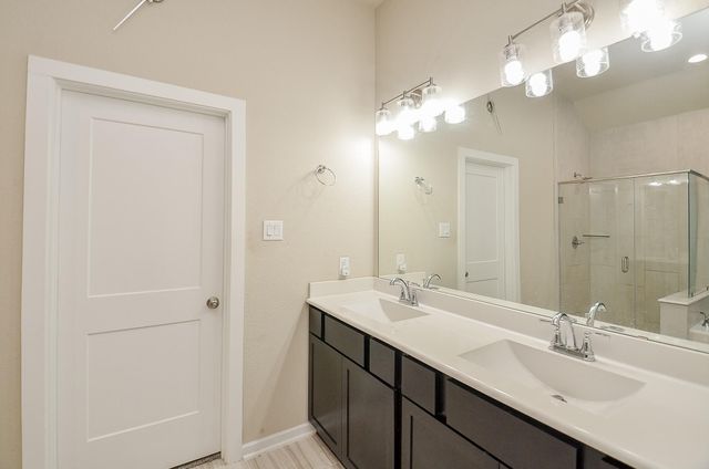 6807 Vista Ledge Drive, Baytown, TX 77521