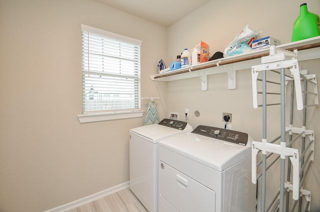 6807 Vista Ledge Drive, Baytown, TX 77521