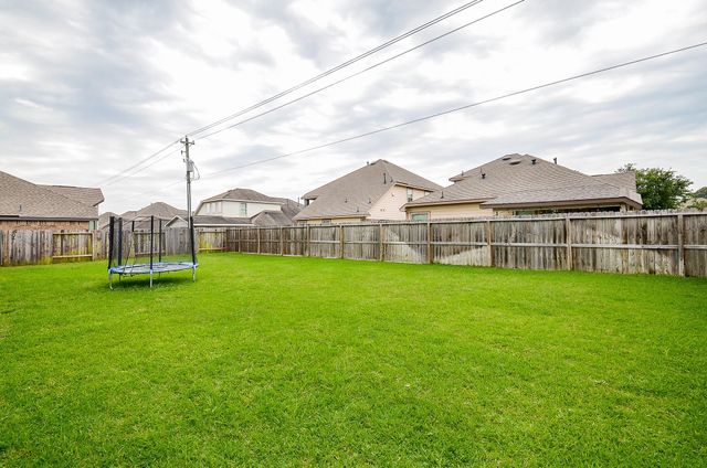 6807 Vista Ledge Drive, Baytown, TX 77521