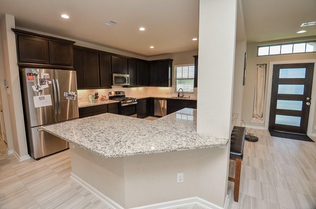 6807 Vista Ledge Drive, Baytown, TX 77521