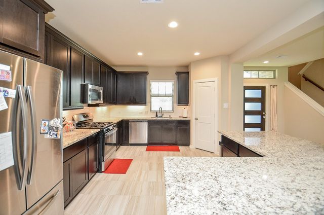 6807 Vista Ledge Drive, Baytown, TX 77521