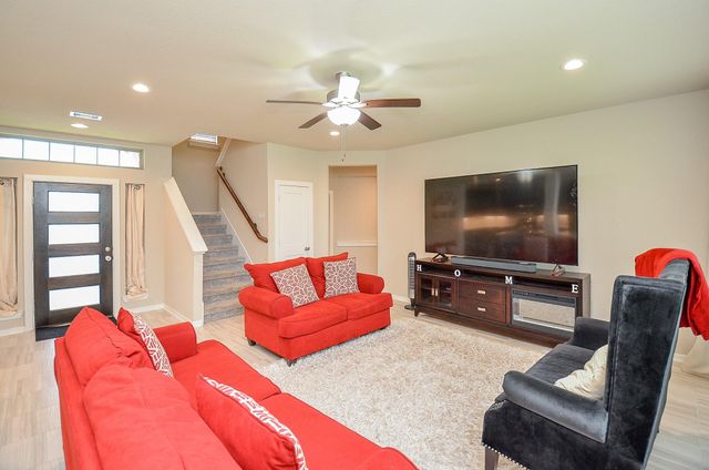 6807 Vista Ledge Drive, Baytown, TX 77521