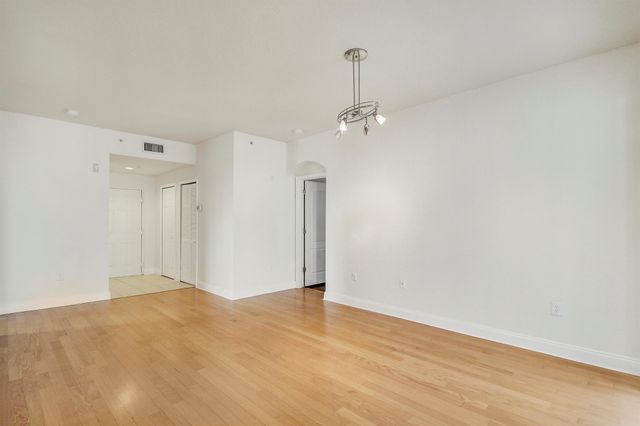 11033 Legacy Boulevard 203, Palm Beach Gardens, FL 33410