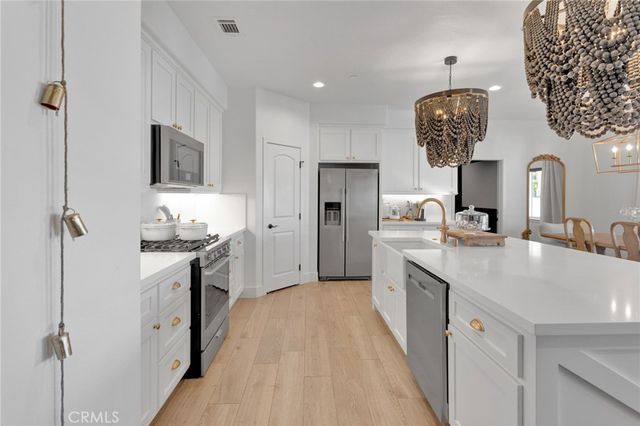 8357 Macron, Oak Hills, CA 92344