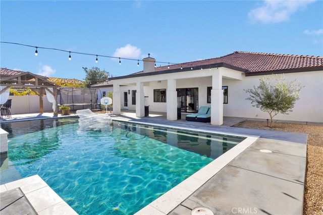 8357 Macron, Oak Hills, CA 92344