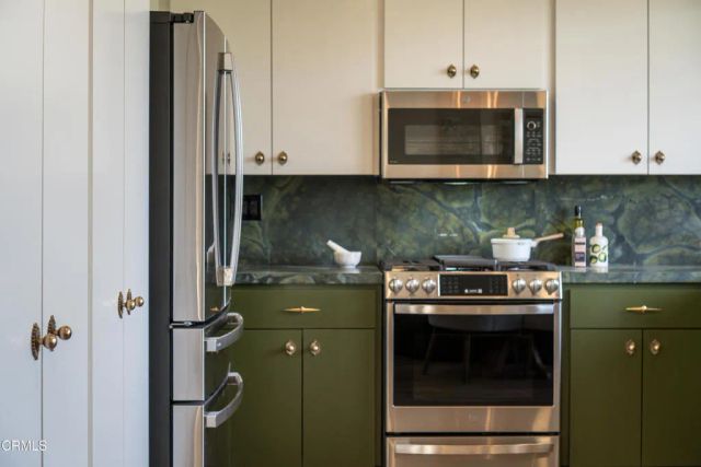 250 Calle Del Verano, Palm Desert, CA 92260