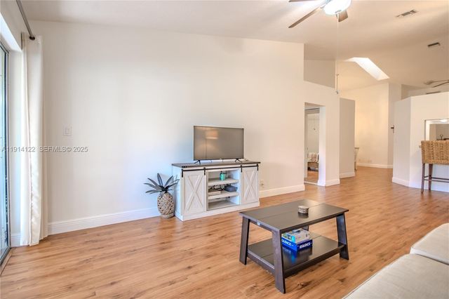 7652 S Pinewalk Drive S 139, Margate, FL 33063