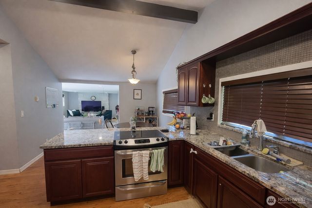 7417 NE 170th Street, Kenmore, WA 98028