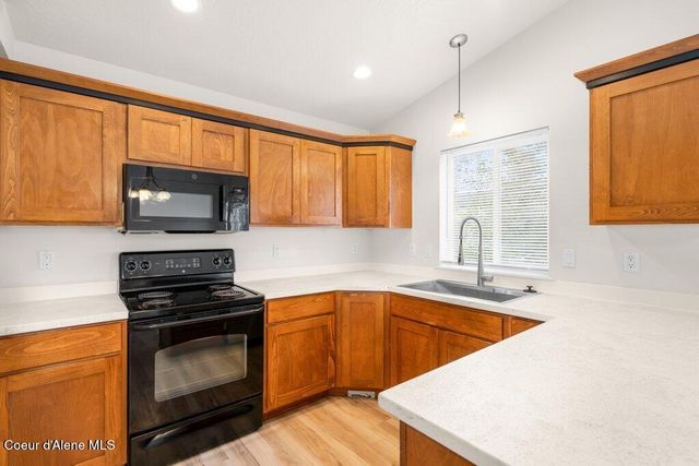 5472 W Citruswood Dr, Post Falls, ID 83854
