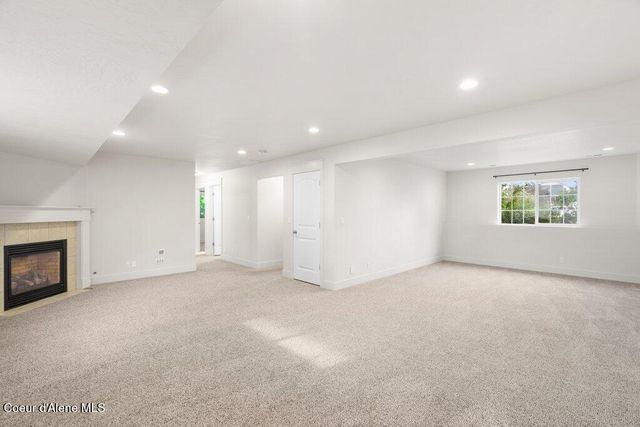 5472 W Citruswood Dr, Post Falls, ID 83854