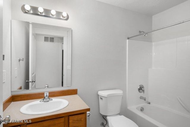 5472 W Citruswood Dr, Post Falls, ID 83854