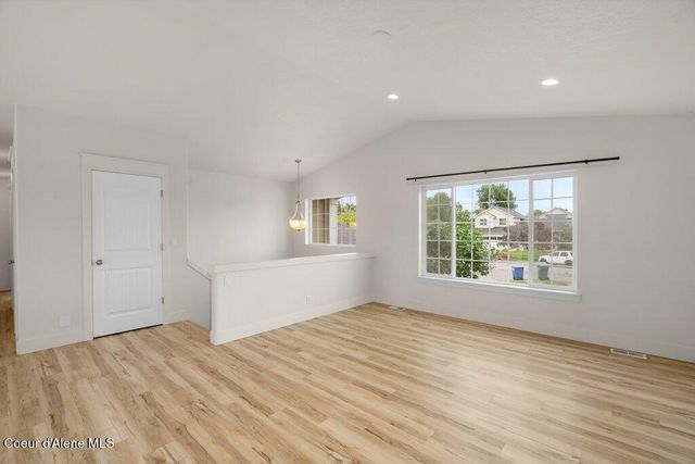 5472 W Citruswood Dr, Post Falls, ID 83854