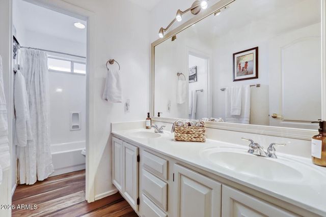 2360 N YALE Street, Mesa, AZ 85213