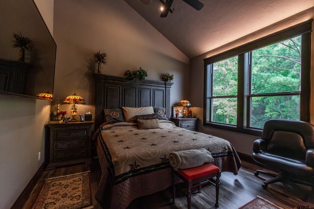 1323 AN County Road 153, Palestine, TX 75801