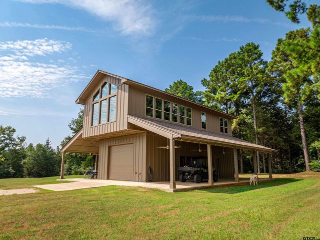 1323 AN County Road 153, Palestine, TX 75801