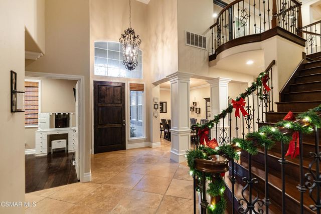 551 Rustic Hills Drive, Simi Valley, CA 93065