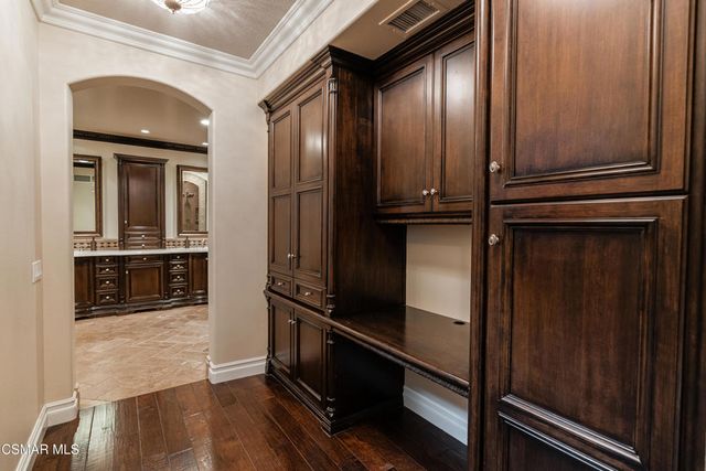 551 Rustic Hills Drive, Simi Valley, CA 93065