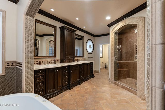 551 Rustic Hills Drive, Simi Valley, CA 93065