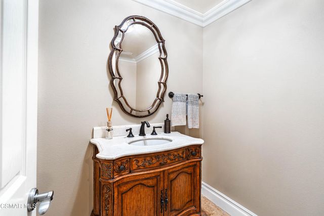 551 Rustic Hills Drive, Simi Valley, CA 93065