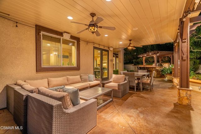 551 Rustic Hills Drive, Simi Valley, CA 93065