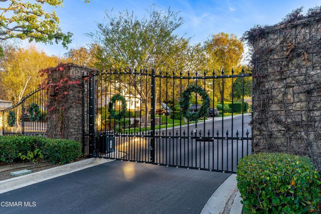 551 Rustic Hills Drive, Simi Valley, CA 93065