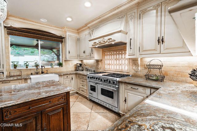 551 Rustic Hills Drive, Simi Valley, CA 93065