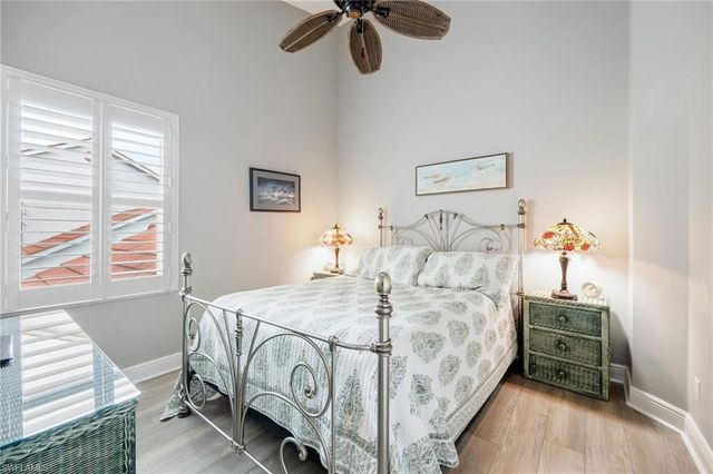 624 Windsor SQ 201, Naples, FL 34104