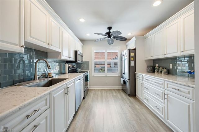 624 Windsor SQ 201, Naples, FL 34104