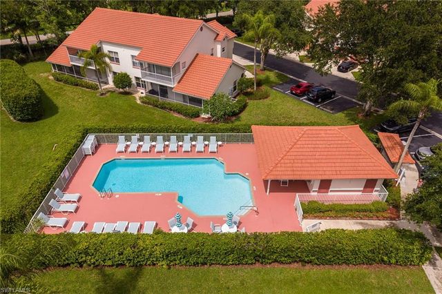 624 Windsor SQ 201, Naples, FL 34104