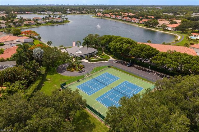 624 Windsor SQ 201, Naples, FL 34104