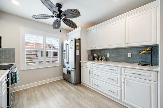 624 Windsor SQ 201, Naples, FL 34104